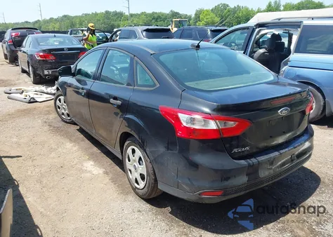 2013 Ford Focus S из США, поврежденный, VIN 1FADP3E23DL231414